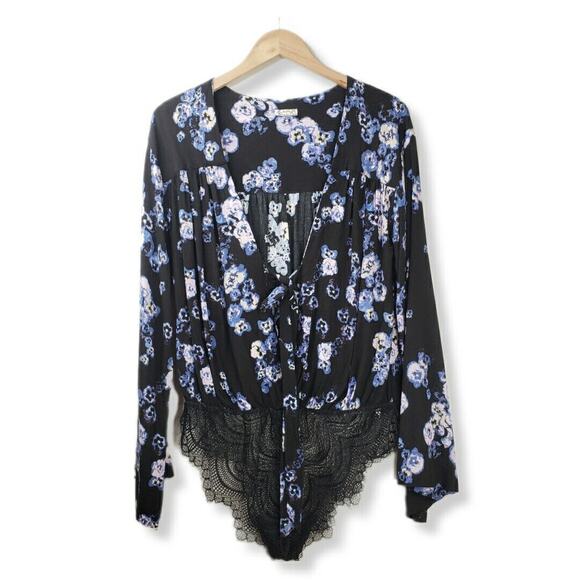 Free People Black Floral Lace Bodysuit Top M Romantic Dark Fairy Boho Whimsy NEW - Picture 2 of 13